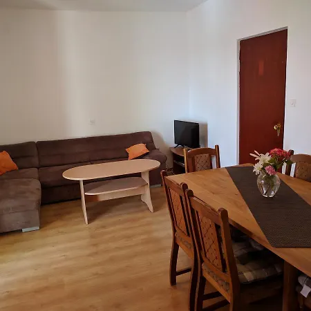 Kuzman Apartman *